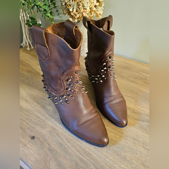 Zara Shoes Zara Studded Leather Cowboy Boots Poshmark